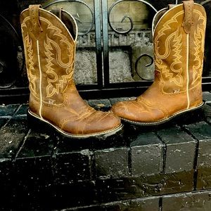 Women’s Justin cowboy boots